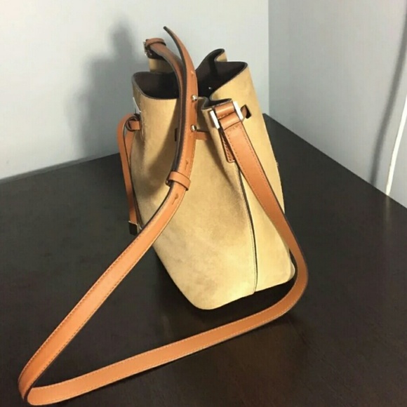 SOLD Michael Kors Miranda bucket bag - Picture 2 of 8